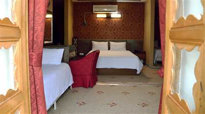 اتاق سه تخته هتل سنتی اصفهان اتاق سه تخته هتل سنتی اصفهان